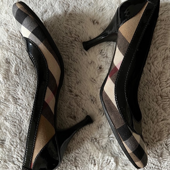 Burberry nova check canvas/black patent leather kitten heels size EU39/US7 - Picture 2 of 5